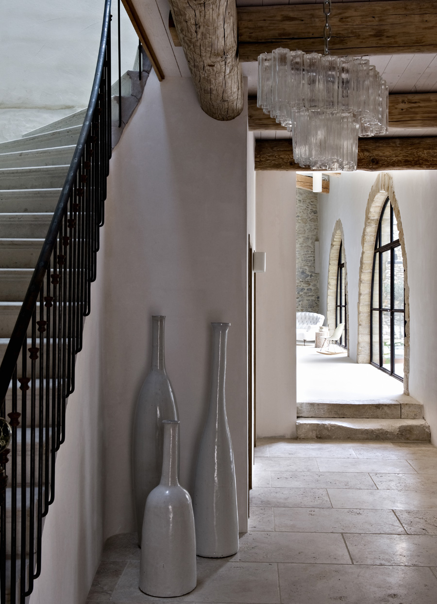 Le projet loft à la campagne dans l'intimité de la cage d'escalier