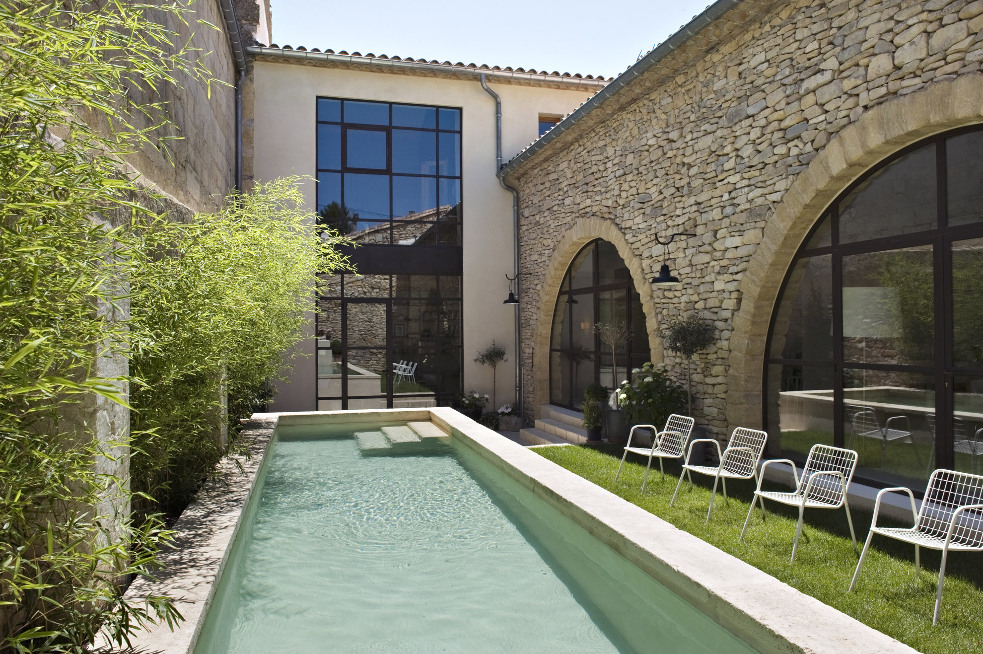 ancien moulin en pierre transformé en loft