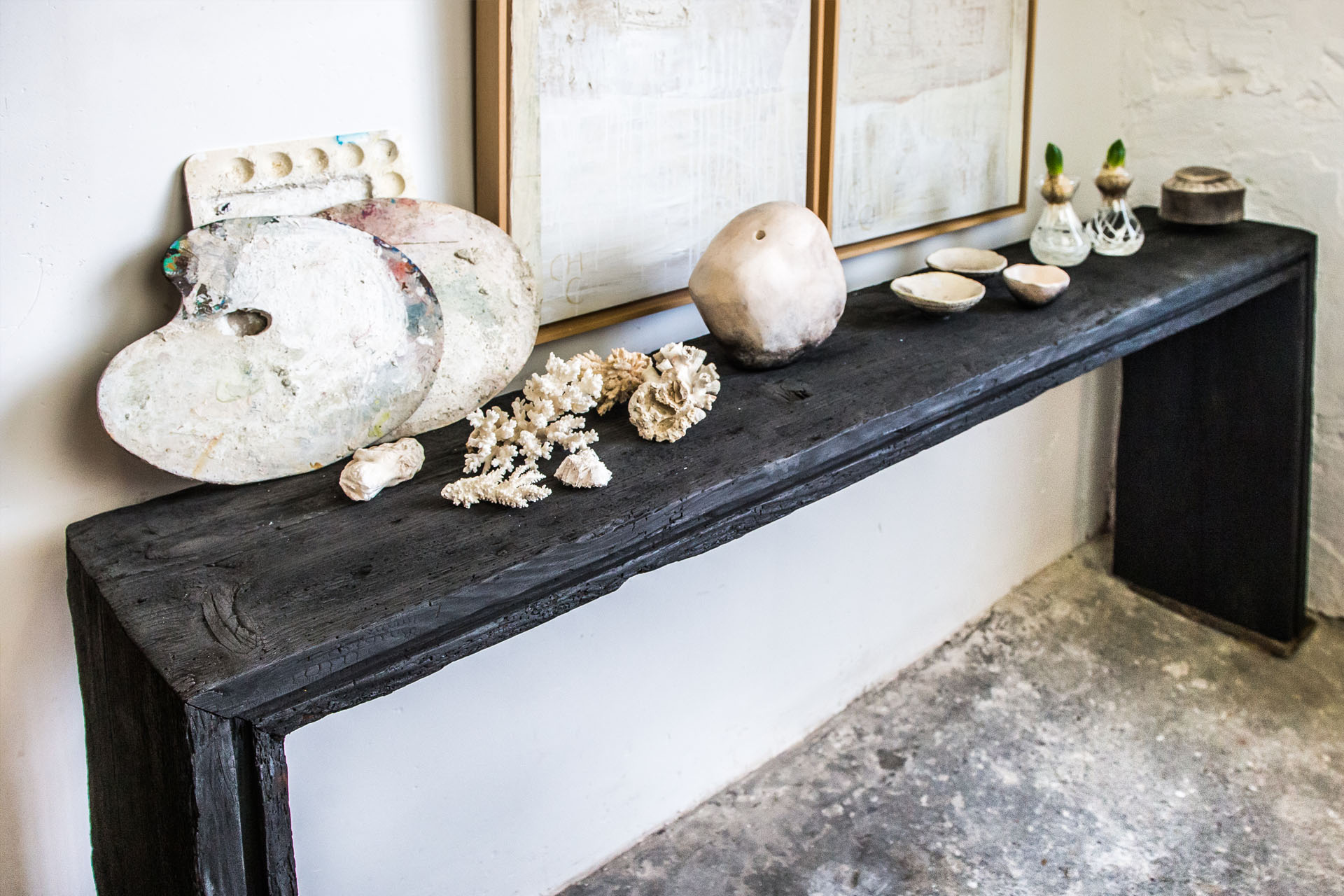 Console en bois brûlé